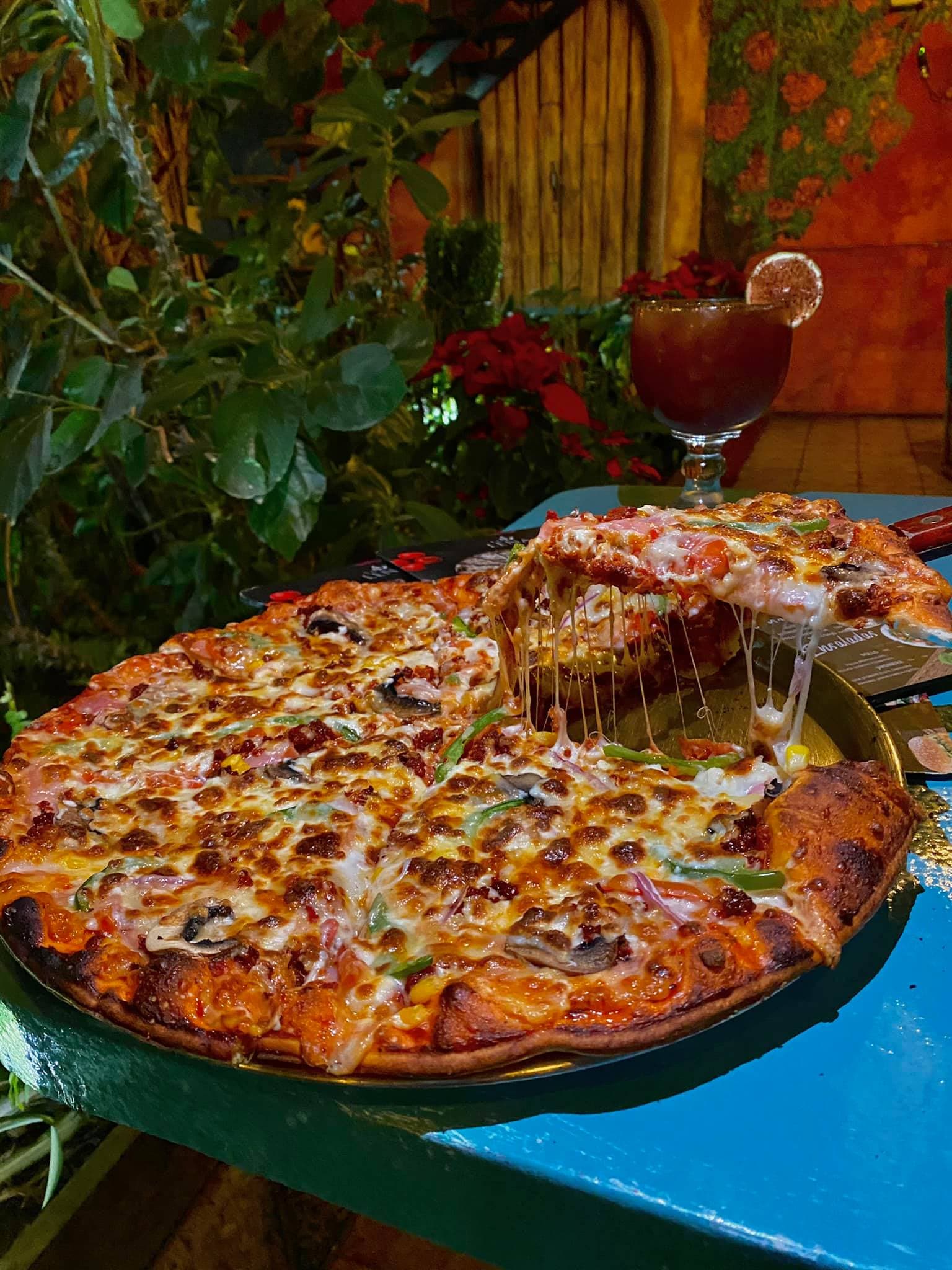 Pizza Especial con Champiñones